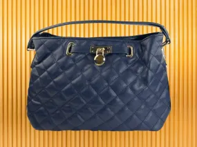 Paula Rossi |  Bolso acolchado azul marino detalle candado Estrasburgo