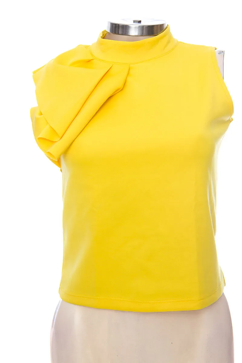 Top / Camiseta color Amarillo - Closeando