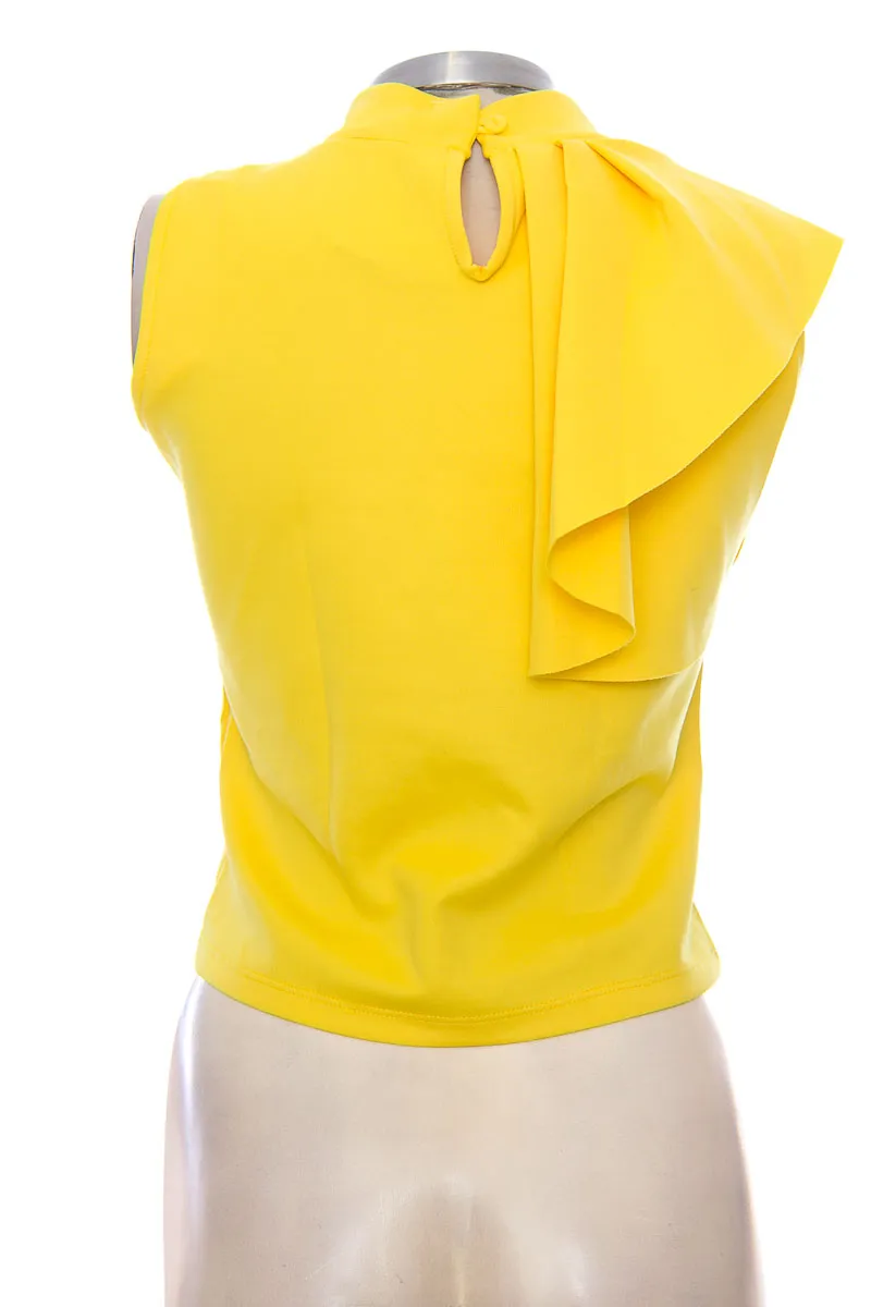 Top / Camiseta color Amarillo - Closeando