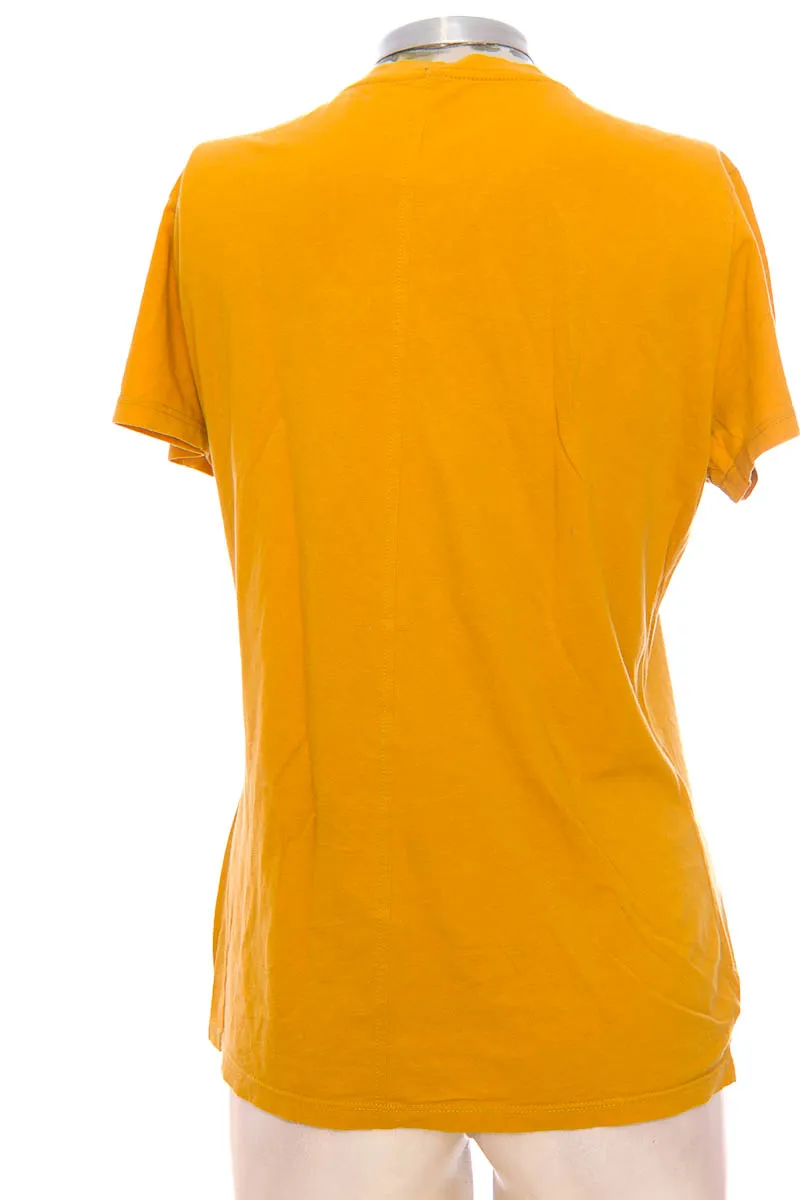 Top / Camiseta color Mostaza - Closeando