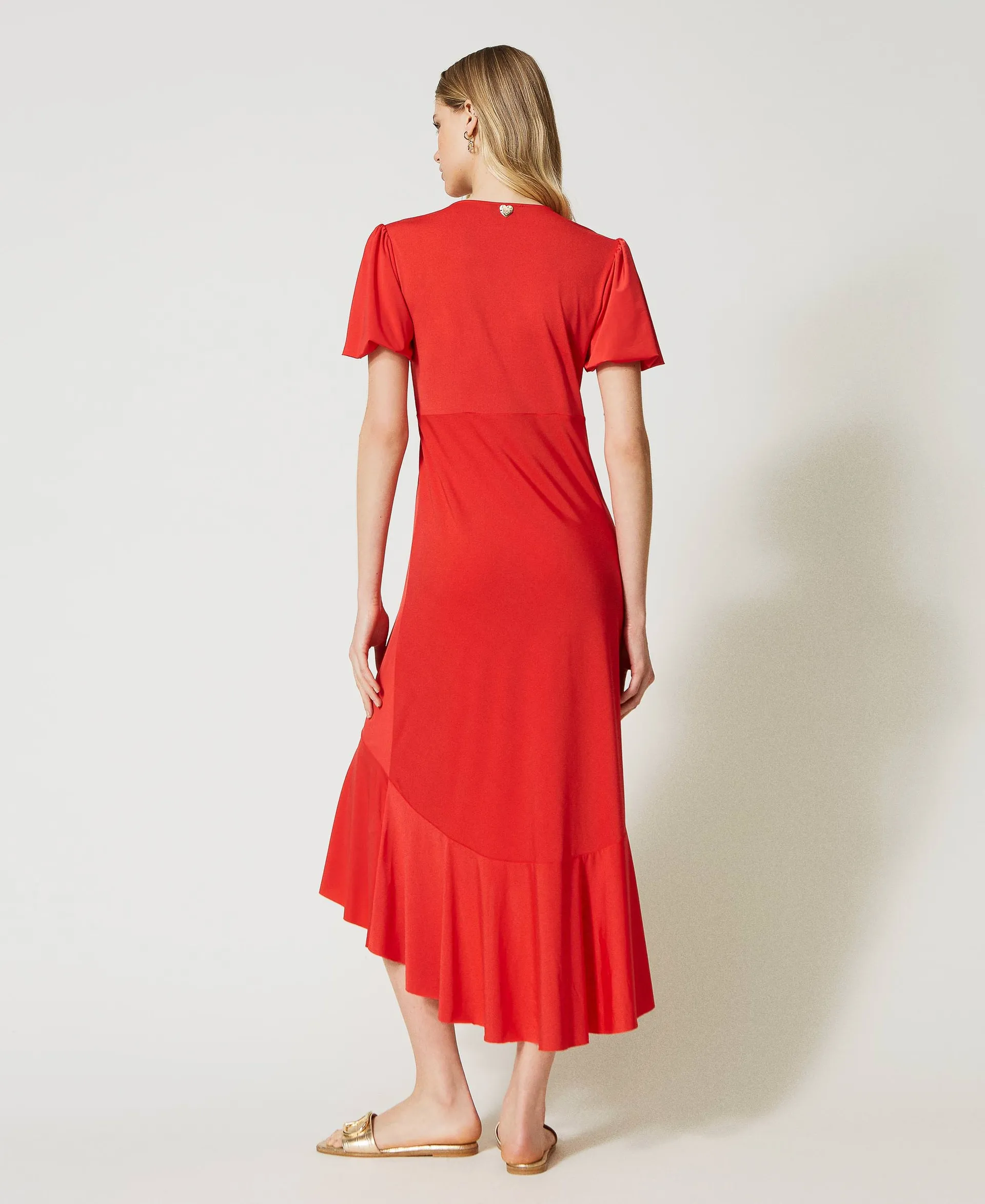 Vestido midi con volante