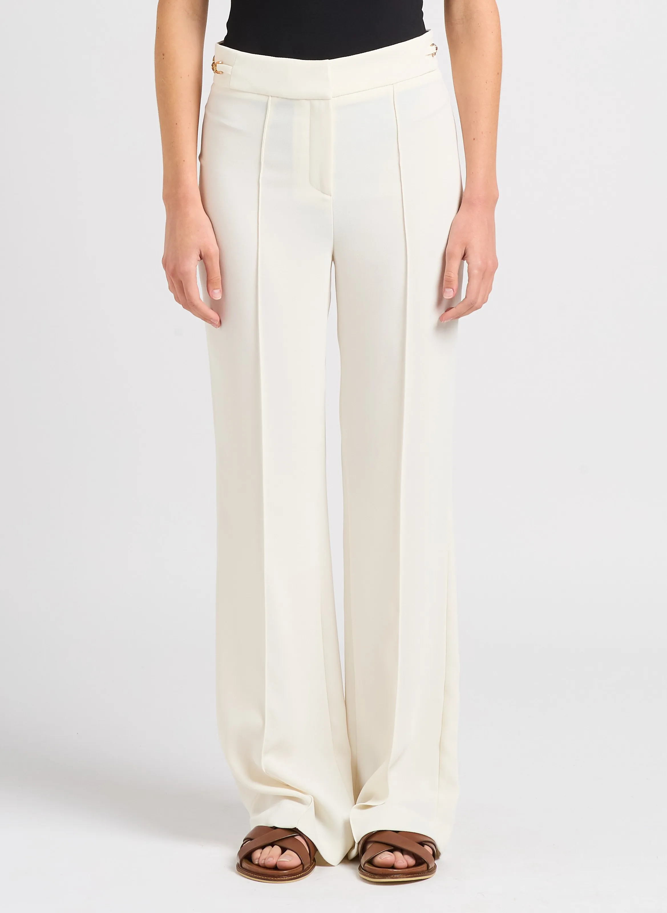 ZAPA PERVENCHEB - Pantalón recto de crepé fluido en blanco
